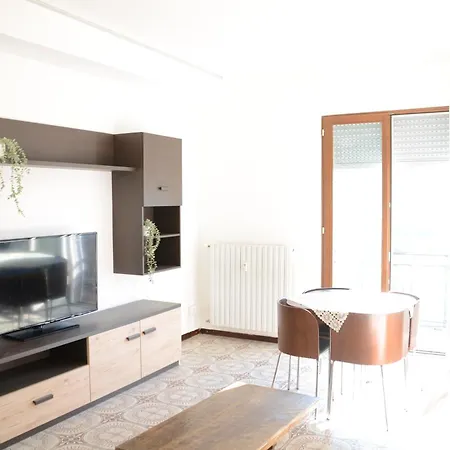 Floor 5 Minutes Walk To Apartment Malgrate